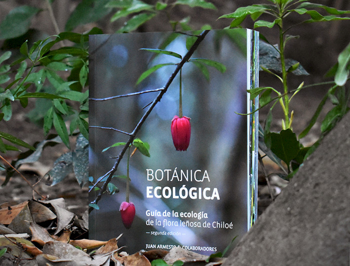 Portada del libro "Botánica Ecológica".- Foto Rodrigo Moren