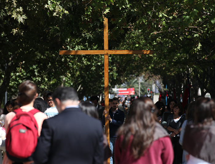 Nuevas formas para celebrar Semana Santa en cuarentena - Pontificia Universidad Católica de Chile Nuevas formas para celebrar Semana Santa en cuarentena - Pontificia Universidad Católica de Chile