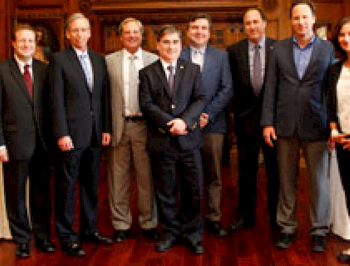 imagen correspondiente a la noticia: "Consejo Asesor Internacional de College  visita la Universidad"