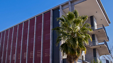 Nuevo edificio de la Facultad de Ciencias Económicas y Administrativas UC