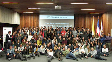 La foto muestra la actividad Café mundial del grupo del primer semestre de 2019