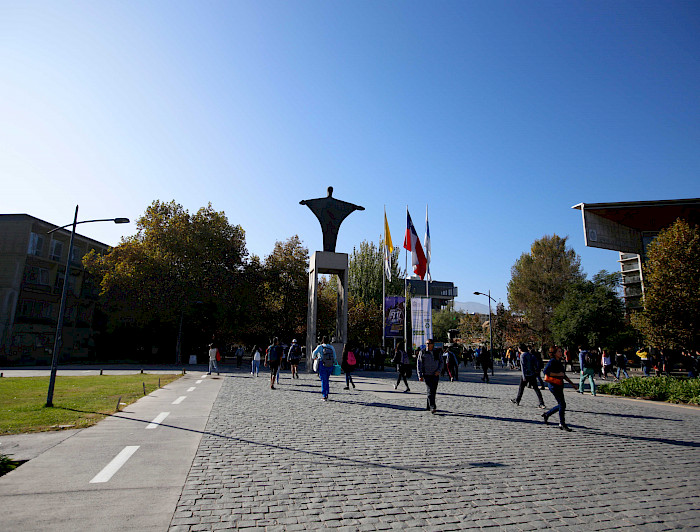 Vista entrada de campus San Joaquín