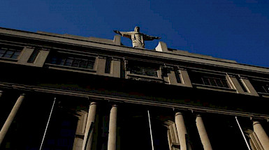 Foto fachada Casa Central de la UC. Banco de Imágenes