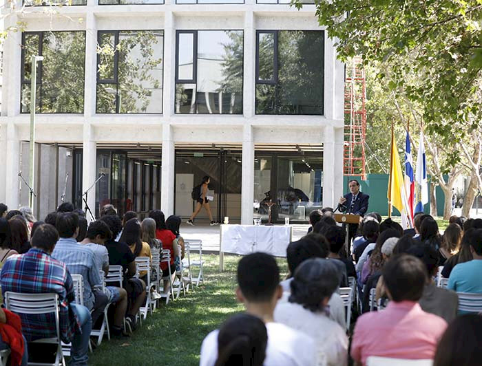 Imagen de ceremonia de bienvenida a novatos