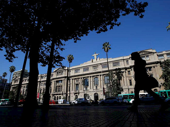 Imagen de actividad desarrollada en San Joaquín que reunió a la Comunidad UC en torno al debate de reformas sociales para Chile.