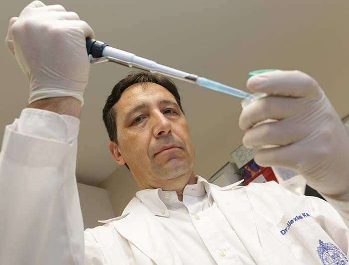 imagen correspondiente a la noticia: "Investigadores UC trabajan en el desarrollo de una vacuna contra el COVID-19"