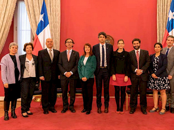 Nuevo Consejo Conicyt junto a autoridades del Ministerio de Ciencia, Tecnología e Innovación. Foto: La Tercera