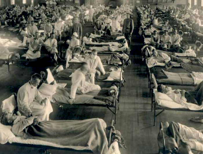 foto antigua, enfermos en cama de hospital 