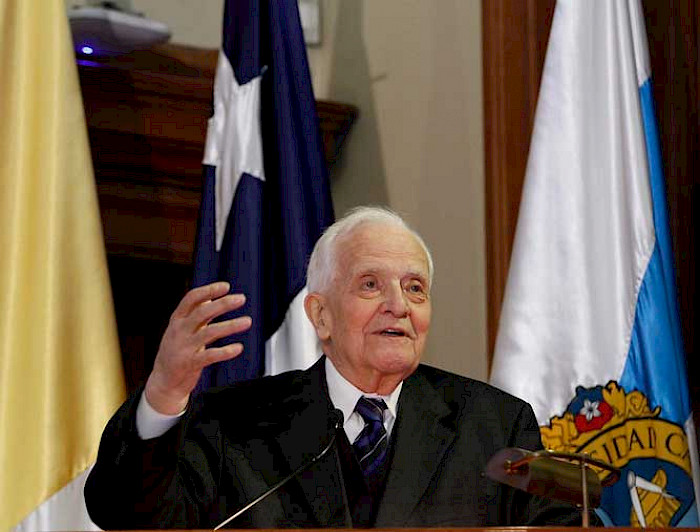 imagen correspondiente a la noticia: "El invaluable legado del rector Juan de Dios Vial Correa"