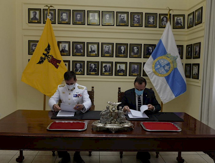 imagen correspondiente a la noticia: "UC y Ejército sellan convenio académico"