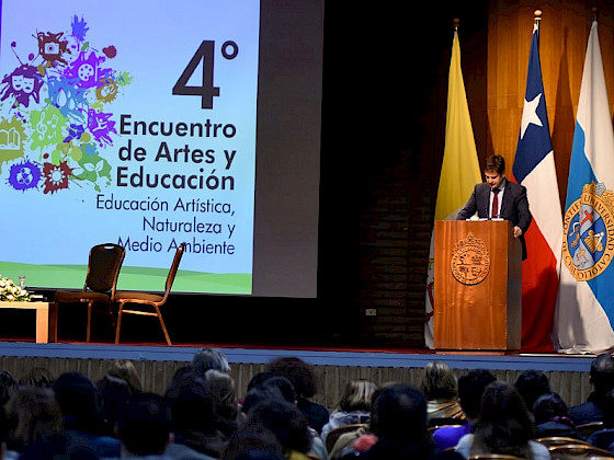 Uno de los expositores del seminario realizado en la Casa Central.