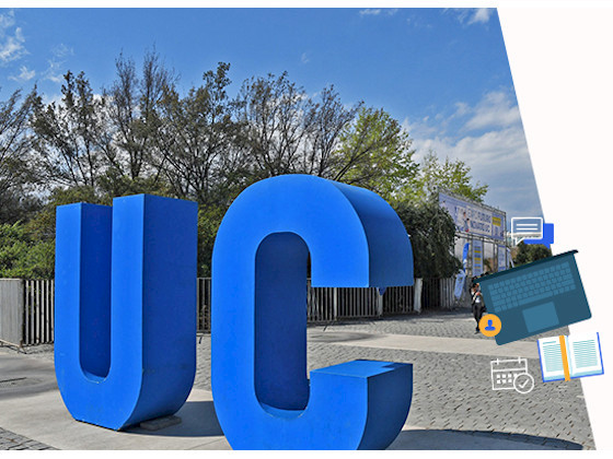 Logo de la UC en el patio de San Joaquín.