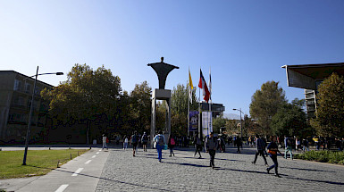 Entrada al campus san Joaquín. Foto Dirección de Comunicaciones.