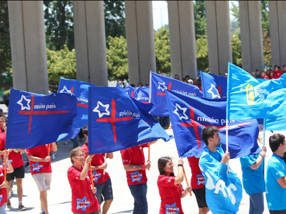 Jóvenes voluntarios de los proyectos de la Pastoral UC; Misión País y Capilla País.