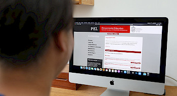 Foto página web de la revista de educación PEL.