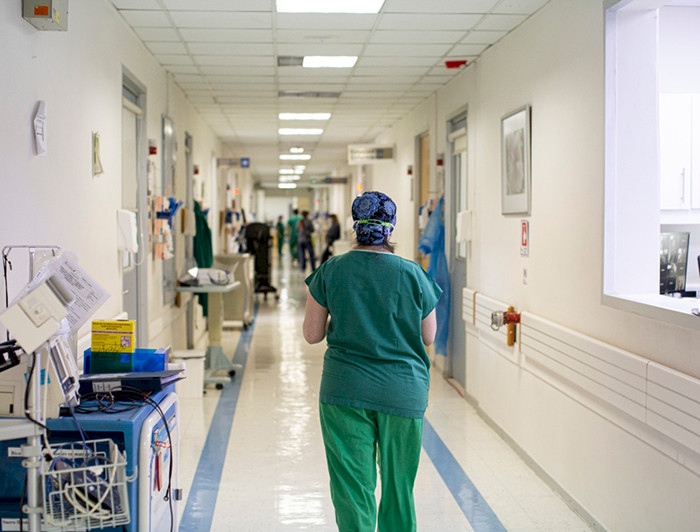 imagen correspondiente a la noticia: "ICOVID Chile: "El sistema hospitalario no resiste un fin de semana largo con alta movilidad""