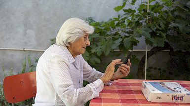 Entrega de dispositivos a trvés de Conecta Mayor.- Foto Karina Fuenzalida.