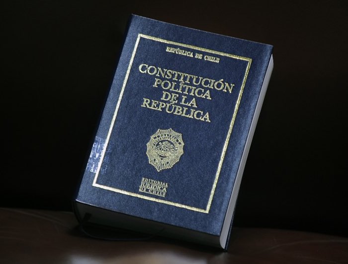 Libro Constitución Política de la República de Chile.