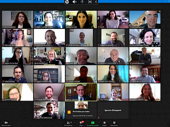 Foto pantallazo de reunión de Zoom.