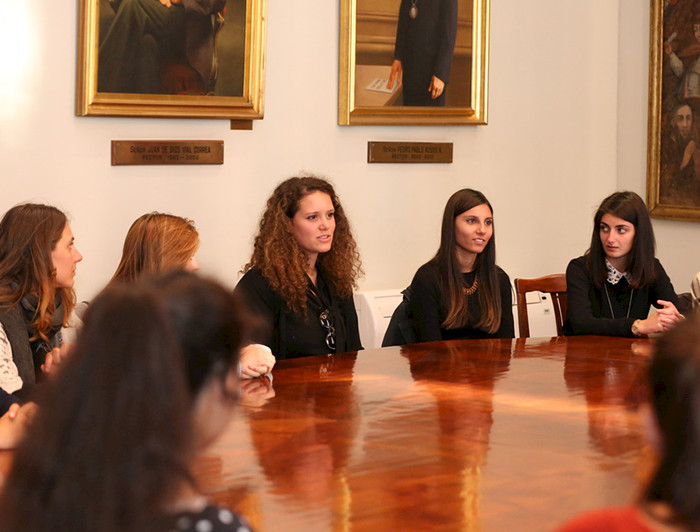 Mujeres en la universidad. Foto Dirección de Comunicaciones