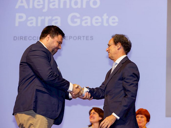 Luis Parra y rector Juan Carlos de la Llera