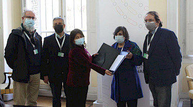 Académicos entregan minuta sobre el rol de la ciencia a la presidenta  de la Convención  Constituyente Elisa Loncon. Foto Academia Chilena de Ciencias