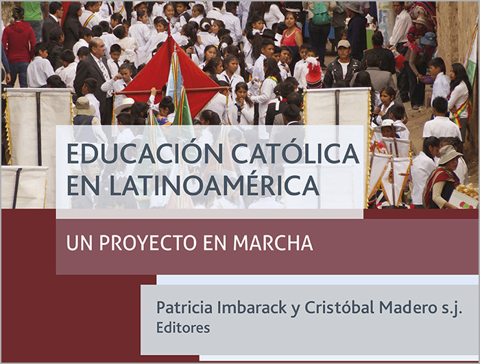 Portada del libro recortada. Foto Ediciones UC