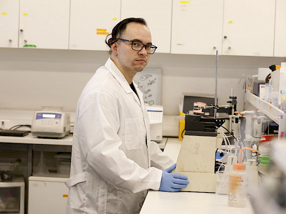 El académico César Ramírez.