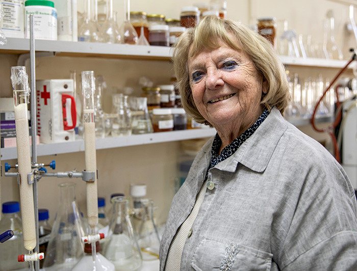 Alt: Gloria Montenegro in her laboratory. 