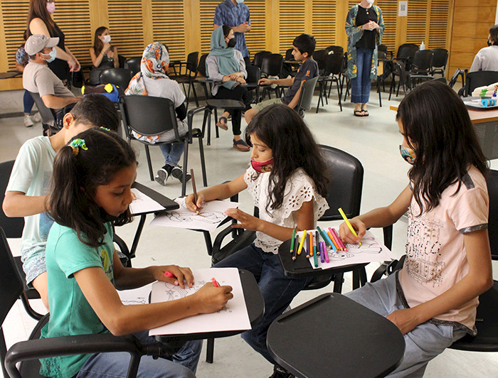 imagen correspondiente a la noticia: "Familias afganas participan de encuentros de salud y reciben instructivos en su lengua"