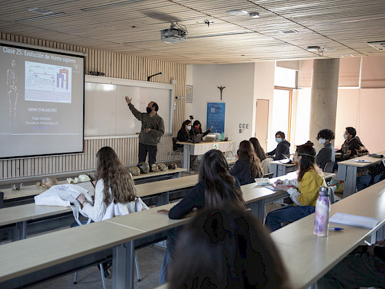 Alumnos en clases.- Foto Dirección de Comunicaciones