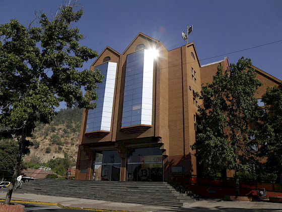 Fachada canal 13. Foto Dirección de Comunicaciones