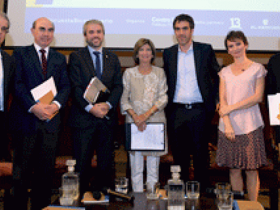 Autoridades que participaron: ministro de la Secretaría General de la Presidencia, Gonzalo Blumel; la directora de la Fundación Ciudad, Carolina Tohá; el decano de la Facultad de Artes Liberales de la Universidad Adolfo Ibáñez, Francisco José Covarrubias; y la investigadora del Centro de Políticas Públicas UC, Francisca Alessandri, quien moderó la conversación.