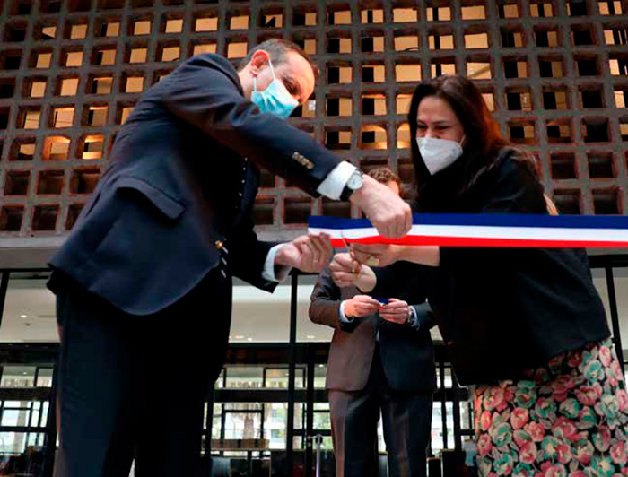 MÁS ESPACIO PARA EL ARTE: El viernes 8 de octubre de 2021 fue inaugurado por el rector de la UC el nuevo Centro de Extensión, en el seno de la comuna de Providencia. Este aportará una parrilla programática conjunta al Centro de Extensión Alameda. (Crédito fotografía: César Cortés)