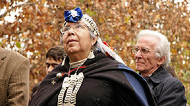 Adultos mayores mapuches en exterior
