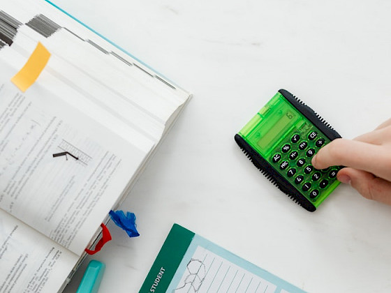 calculadora, cuadernos