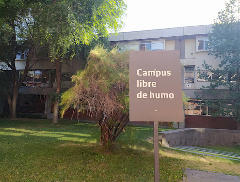 Free-Smoke Campus sign