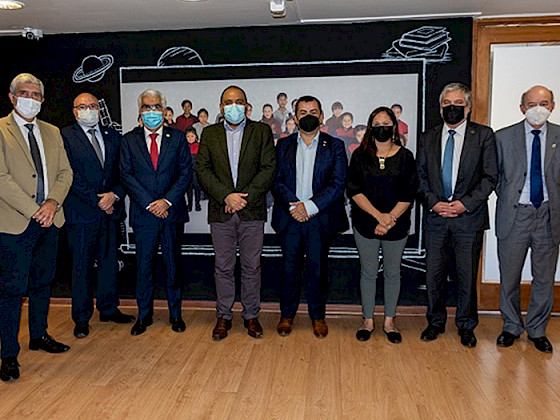 Rectores G9 con ministro de educación y Subsecretaria de educación superior.- Foto Dircom UdeC