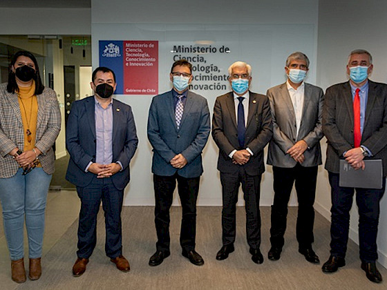 Rectores G9 con ministro de Ciencia, Conocimiento e Innovación. Foto Dircom UdeC