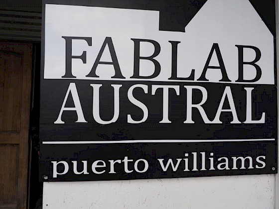 Grupo de personas que componen el Fab Lab en Puerto Williams