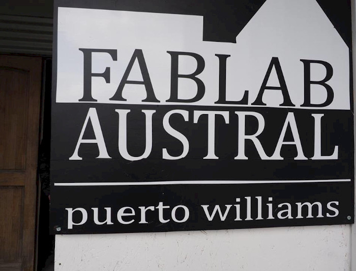 Grupo de personas que componen el Fab Lab en Puerto Williams