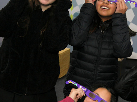 Niños y jóvenes en una de las secciones del Museo Interactivo Mirador (MIM).