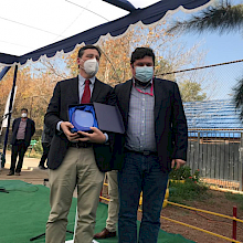 Alexis Kalergis con el alcalde de Macul Gonzalo Montoya. Foto Inés Llambías Comunicaciones