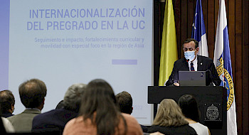 El rector Ignacio Sánchez en la presentación del programa