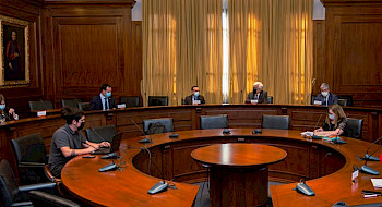 Reunión del G9 en la sala del HCS de la UC.- Foto Dirección de Comunicaciones