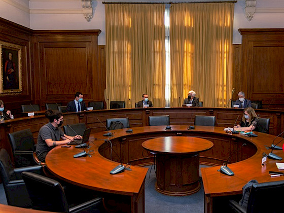 Reunión del G9 en la sala del HCS de la UC.- Foto Dirección de Comunicaciones