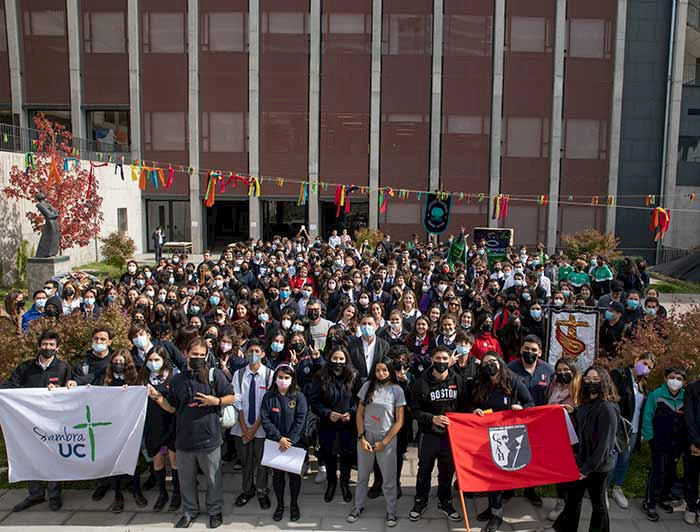 Cerca de 300 escolares se reunieron en la UC para soñar con una Iglesia  renovada - Pontificia Universidad Católica de Chile
