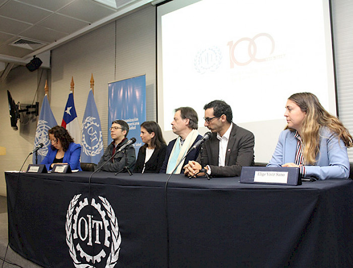 Participantes del seminario organizado por la Facultad de Medicina