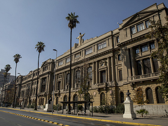 Frontis Casa Central UC.- Foto Dirección de Comunicaciones