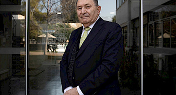 Profesor Aldo Cipriano. Foto >Karina Fuenzalida